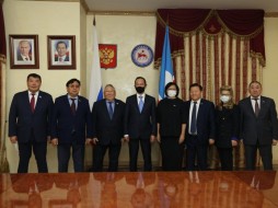 Айсен Николаев встретился с якутянами – депутатами Государственной Думы 