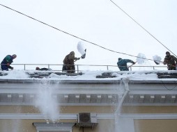 В Петербурге прошли обыски из-за проблем с уборкой снега 