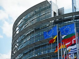 Евросоюз принял пятый пакет санкций против России