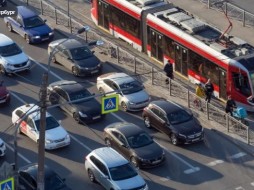 Жители Санкт-Петербурга жалуются на двухкилометровую пробку в Приморском районе