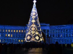 Пиотровский перечислил новогодние мероприятия, которые не будут отменять в Петербурге