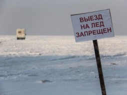 В Якутии возбуждены уголовные дела за незаконные перевозки пассажиров через реку Лену 