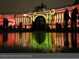 На Дворцовой площади в Петербурге представляют исторический 3D-спектакль про Петра I