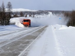 На трассе "Лена" дорожные службы  перешли на усиленный режим работы из-за снегопада 