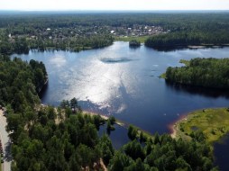 Составлен рейтинг самых востребованных озер Ленобласти для загородной жизни