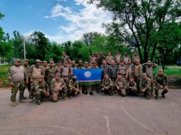 Айсен Николаев в зоне СВО встретился с бойцами из Якутии