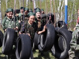 В Якутске для детей проведена военно-патриотическая игра «Зарница» 