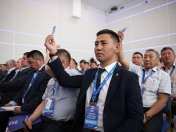 «Единая Россия» выдвинула Айсена Николаева кандидатом от партии на выборах главы Якутии