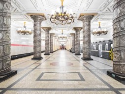 Маск восхитился петербургским метро 