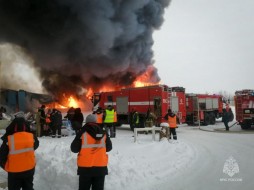 Крупный пожар в Якутске на улице Очиченко 