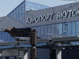 Самолет Sukhoi Superjet 100 совершил аварийную посадку в аэропорту Якутска из-за дыма