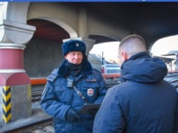 Дальневосточные транспортные полицейские запретили въезд в РФ 239 иностранным гражданам
