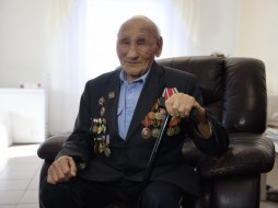 ​100 лет исполнилось ветерану войны, якутянину Науму Слепцову