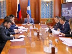 ​Ход реализации мастер-планов Якутска и Нерюнгри обсудили в Якутии