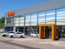 В Санкт-Петербурге открылся новый дилерский центр LADA