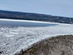 На реке Лене в Якутии начался ледоход