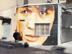 Мурал с изображением Виктора Цоя появился в центре Санкт-Петербурга 
