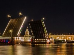 Дворцовый мост в Петербурге разведут под классическую музыку