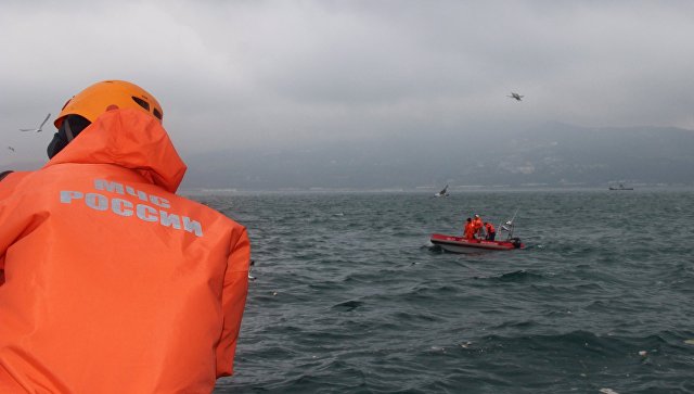 Спасатели обнаружили 11 тел на месте крушения самолета ТУ-154