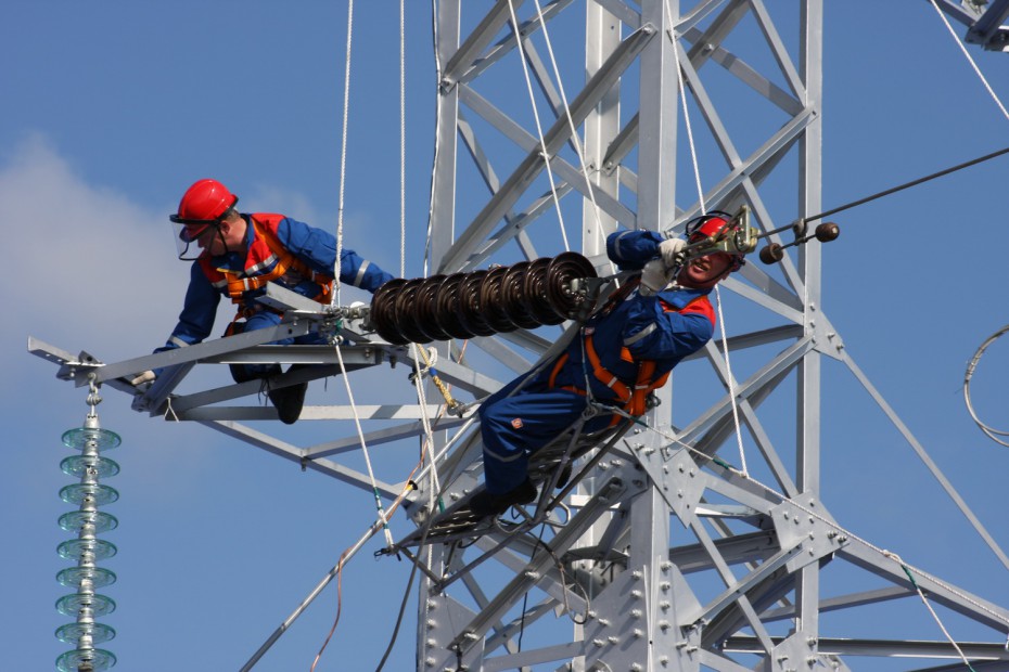 Якутские энергетики учатся работать на высоте