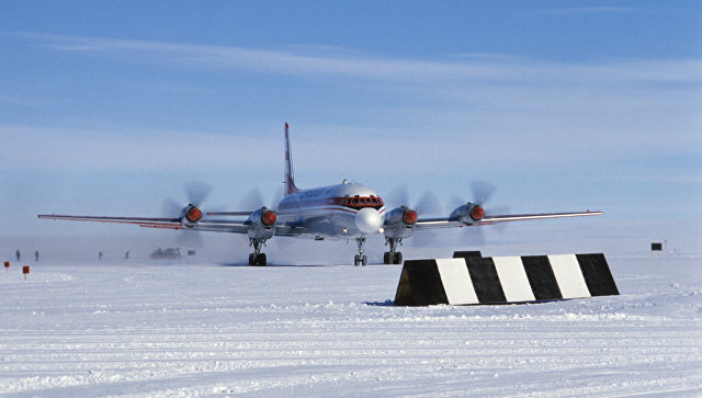 Пострадавшие при аварии самолета Ил-18 в Якутии военные доставлены в Москву 