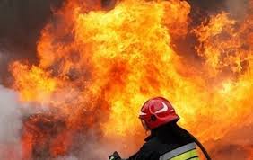В Якутске на Сергеляхском шоссе сгорели два гаража