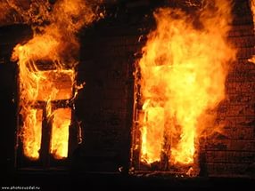 На улице Очиченко в Якутске сгорело техническое помещение