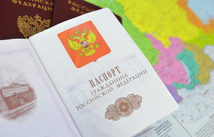 Половина россиян одобряет предоставление гражданства РФ зарубежным актерам