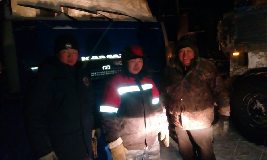 На Колымской трассе в Якутии спасены пассажиры КамАЗа
