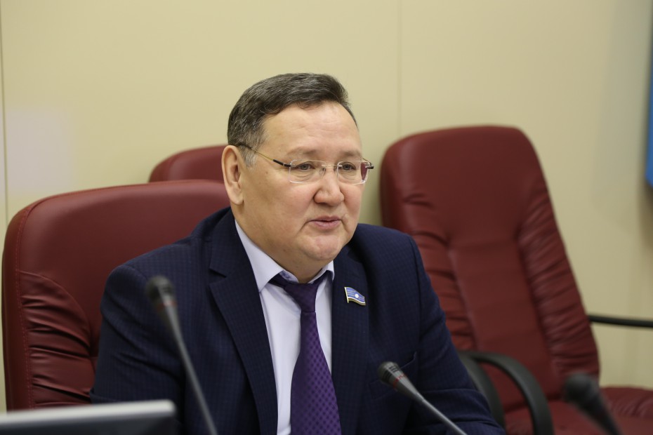 Прокуратура Якутии требует прекратить полномочия депутата Виктора Федорова, занимающегося предпринимательством
