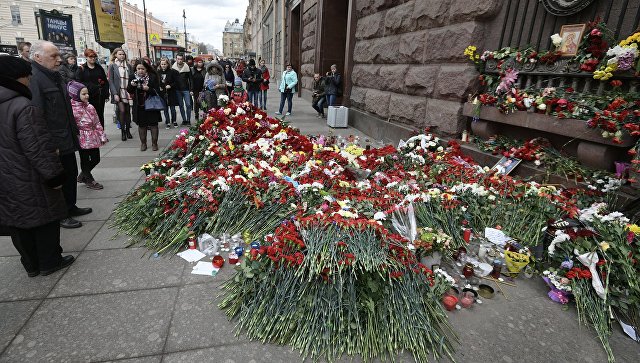 Три человека, пострадавшие при взрыве в метро в Петербурге, находятся в крайне тяжелом состоянии