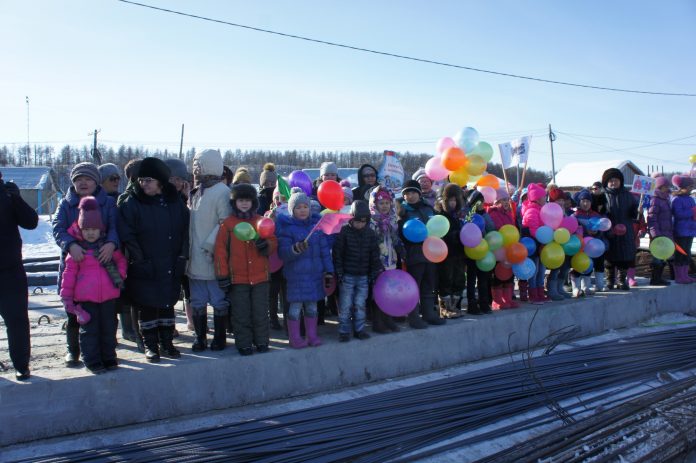 В Абые забита первая свая новой школы