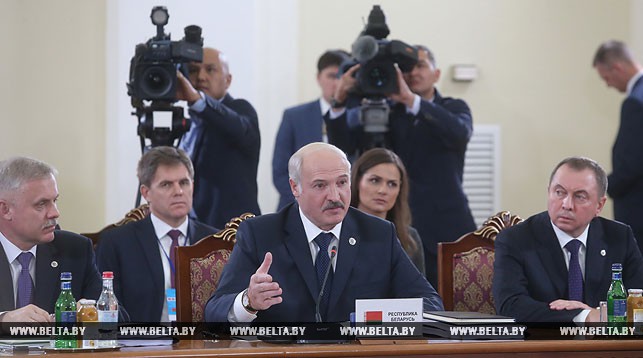 Лукашенко: Беларусь продолжит военно-техническое взаимодействие с Россией и заинтересована углублять диалог с НАТО