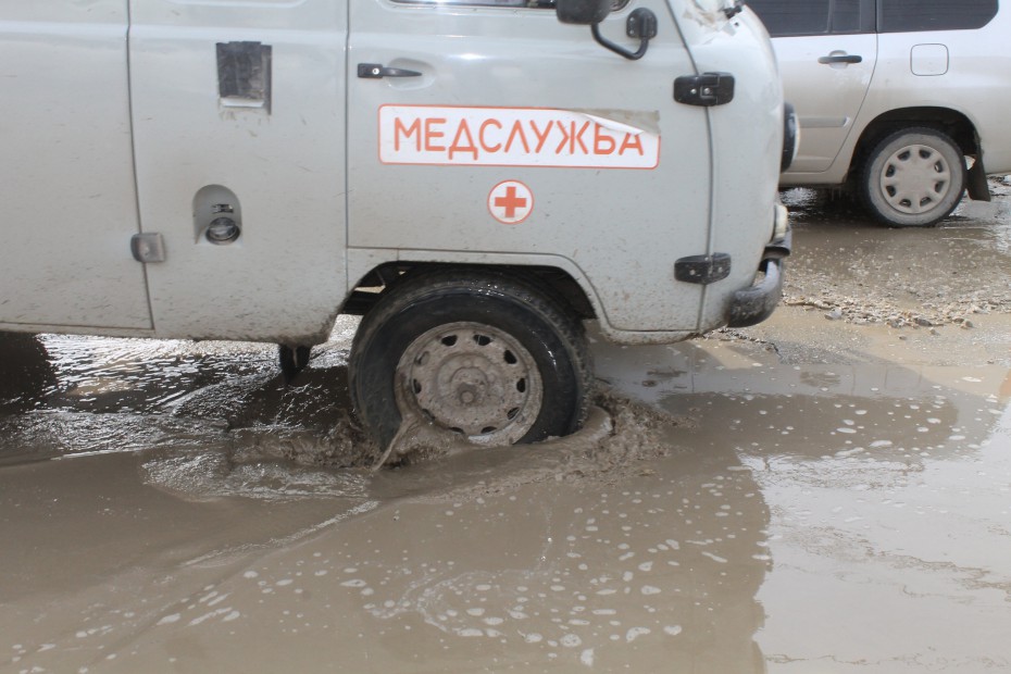Активисты Народного фронта проверили состояние дорожного покрытия на улицах Якутска