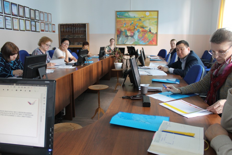 ОНФ Якутии: зарплаты учителей городских и сельских школ заметно различаются