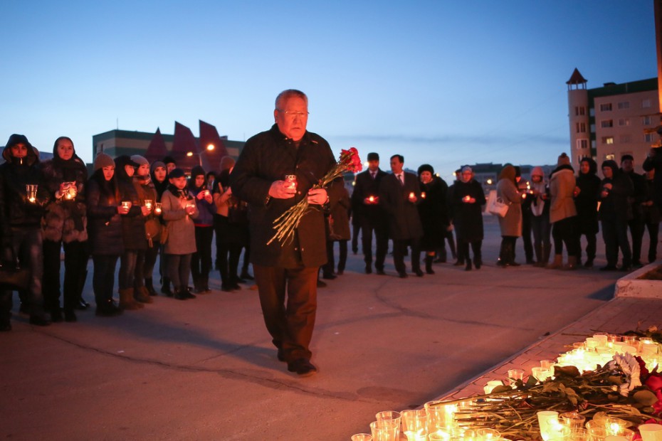 Глава Якутии Егор Борисов принял участие в траурной панихиде по погибшим в результате теракта в Санкт-Петербурге