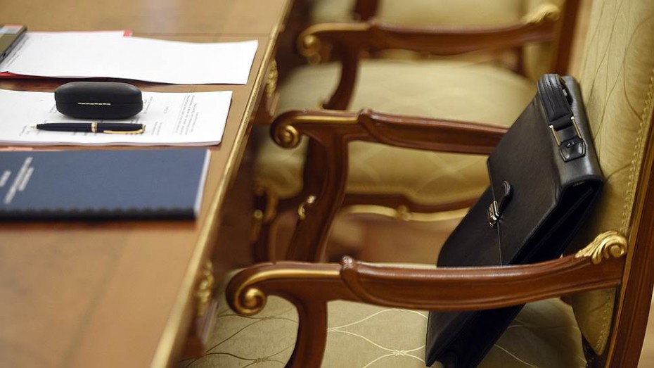 В Якутии глава наслега отправлен в отставку за то, что не отразил в декларации сведения о своей супруге