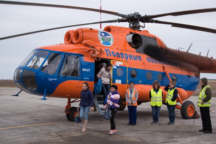 Вертолет "Полярных авиалиний"  за вчерашний день перевез 260 пассажиров 