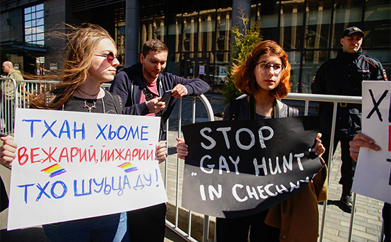 Правозащитники из «Российской ЛГБТ-сети» помогли более 40 геям из Чечни покинуть территорию республики