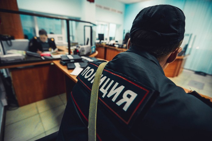Полиция Якутска проводит проверку по инциденту с «распылителями» обувной краски