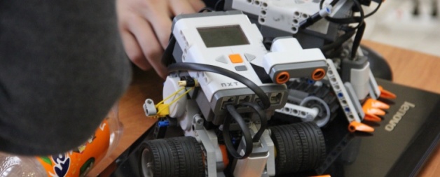  СВФУ приглашает школьников на VII Международную летнюю школу IT и робототехники 