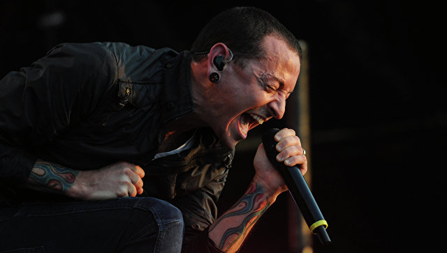 Солист Linkin Park 41-летний Честер Беннингтон покончил с собой 