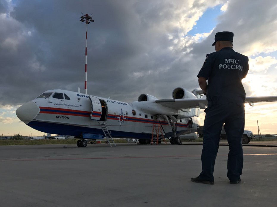 На тушение пожара в Вилюйском районе вылетел самолет Бе-200 