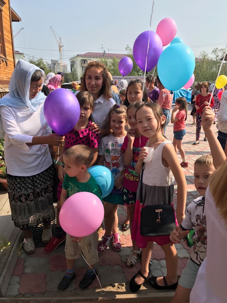 В Якутске Общественный совет транспортной полиции организовал праздник Медового Спаса для детей