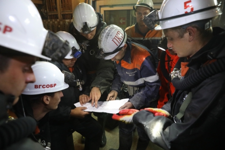 Горноспасателями и работниками рудника «Мир» был произведен разбор завалов на протяжении более 200 метров