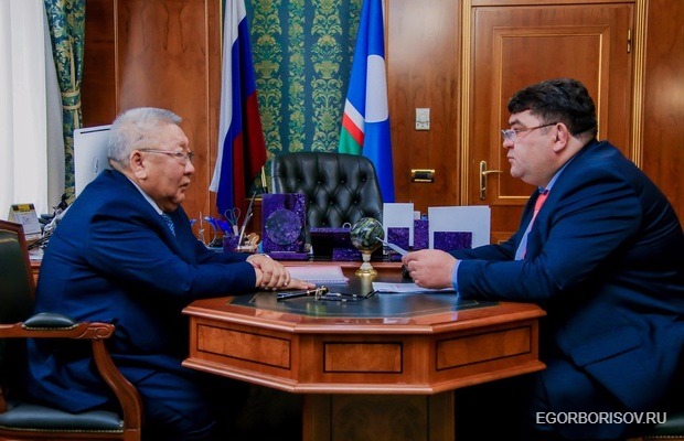Егор Борисов обсудил с главой Среднеколымского района вопросы восстановительных работ в подтопленных сёлах
