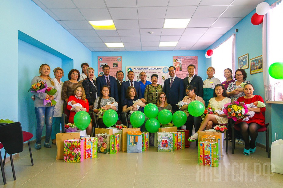 В Якутске состоялась торжественная выписка новорожденных, родившихся в День города