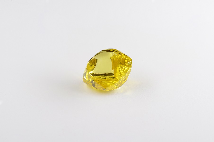 АЛРОСА добыла уникальный желтый алмаз массой 34,17 карата