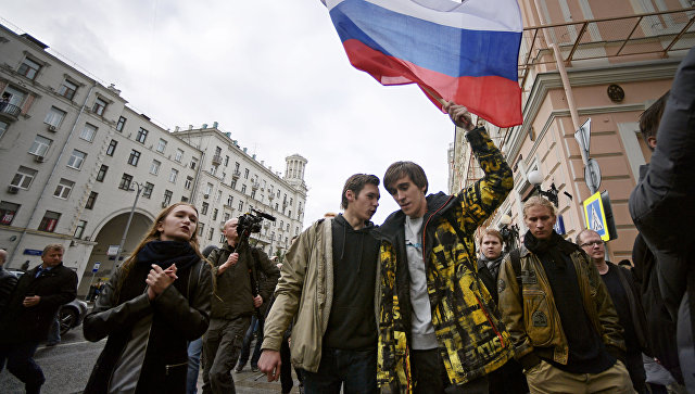 Всех задержанных на субботних акциях в России отпустили, заявили в МВД
