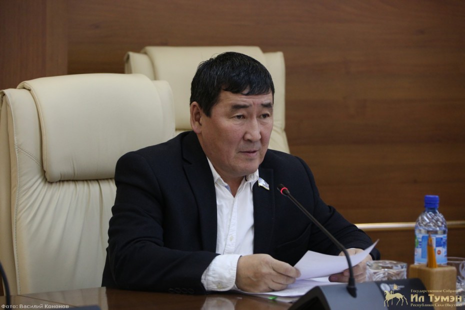 Александр Романов сложил полномочия депутата Ил Тумэна